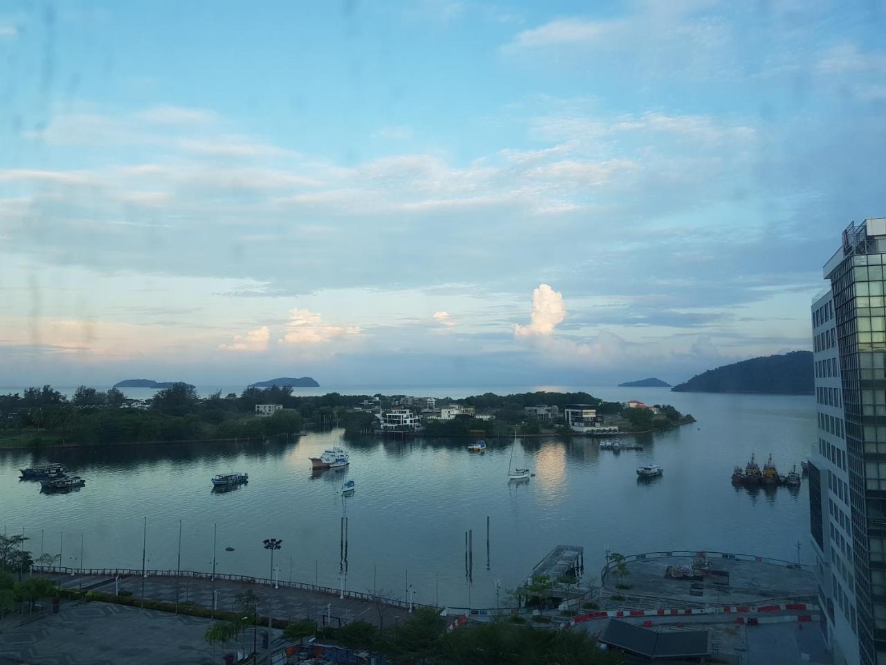 Marina Court Luxury Penthouse Aparthotel โกตาคินาบาลู ภายนอก รูปภาพ